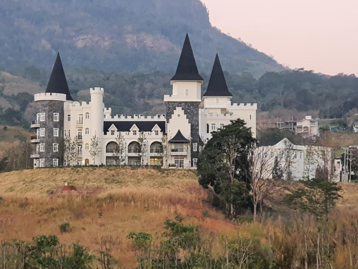 The Castell Condo By Nutthiwan Room 912 And 921 Khao Kho Bagian luar foto